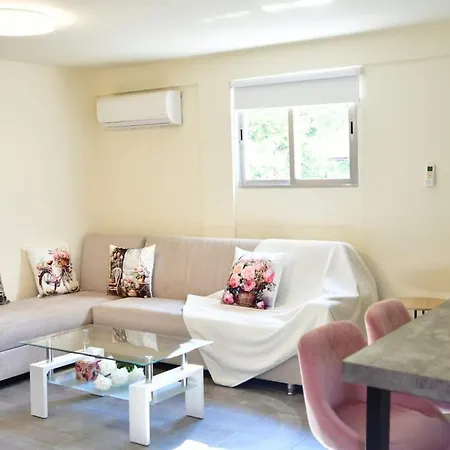 Heated Jacuzzi & Luxury Garden Retreat לרנקה