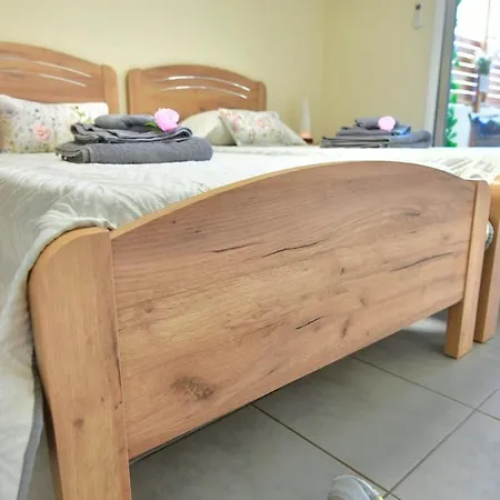 Heated Jacuzzi & Luxury Garden Retreat בית נופש *