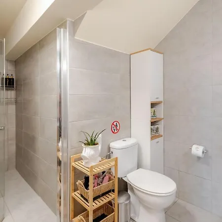 Heated Jacuzzi & Luxury Garden Retreat *